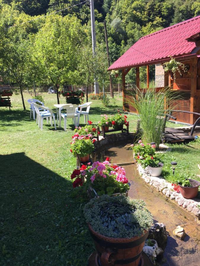 Villa Domacinstvo Ubovic Sipovo Exterior foto